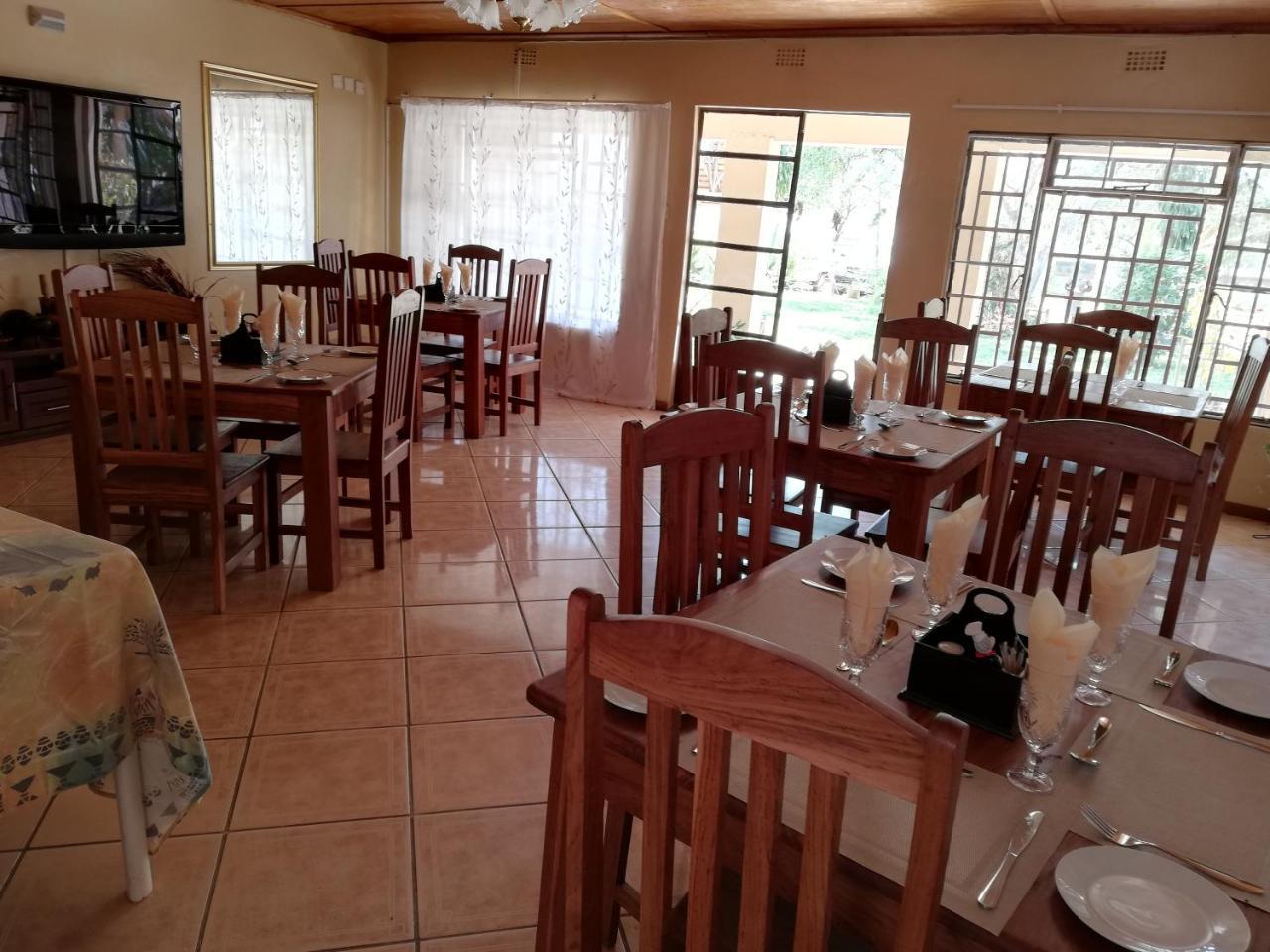 Nkanga Hotel 卡萨内 外观 照片