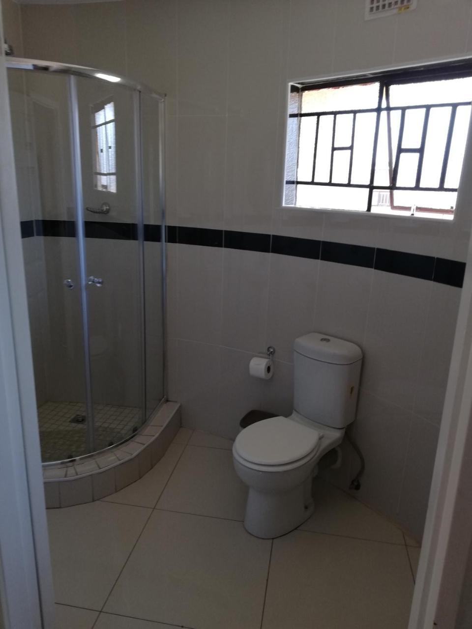 Nkanga Hotel 卡萨内 外观 照片